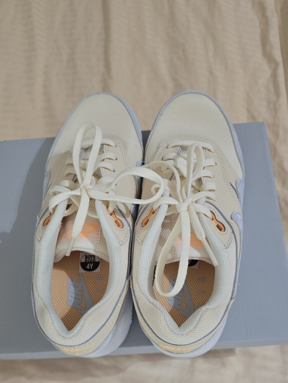 Nw/oT Kids Cream Lace-Up Sneakers - Comfortable Everyday Sport Style Size 4Y